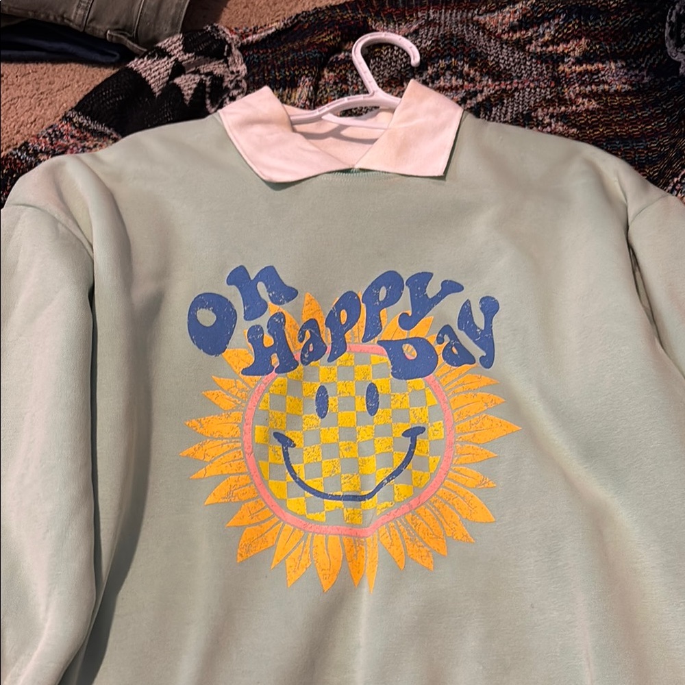 Cute mint green collared sweatshirt